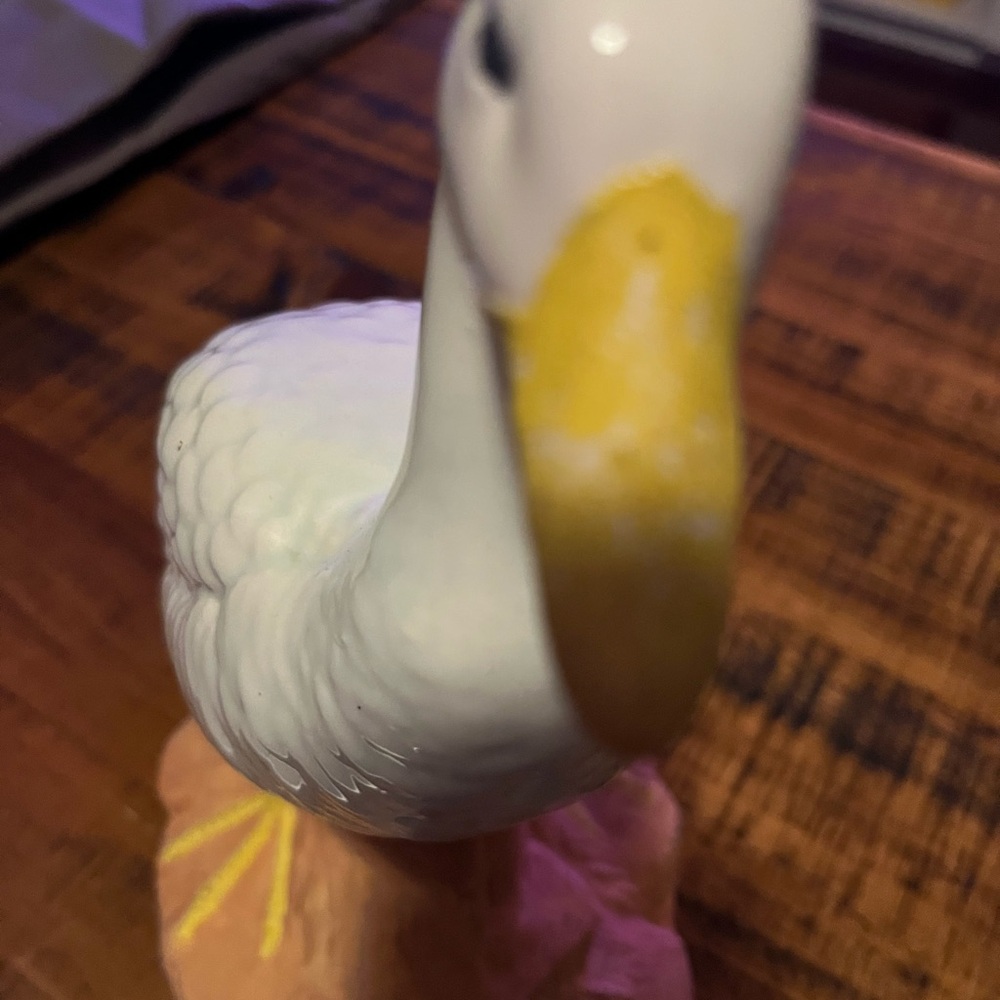 White Ceramic Bird Figurine - Picture 15 of 16